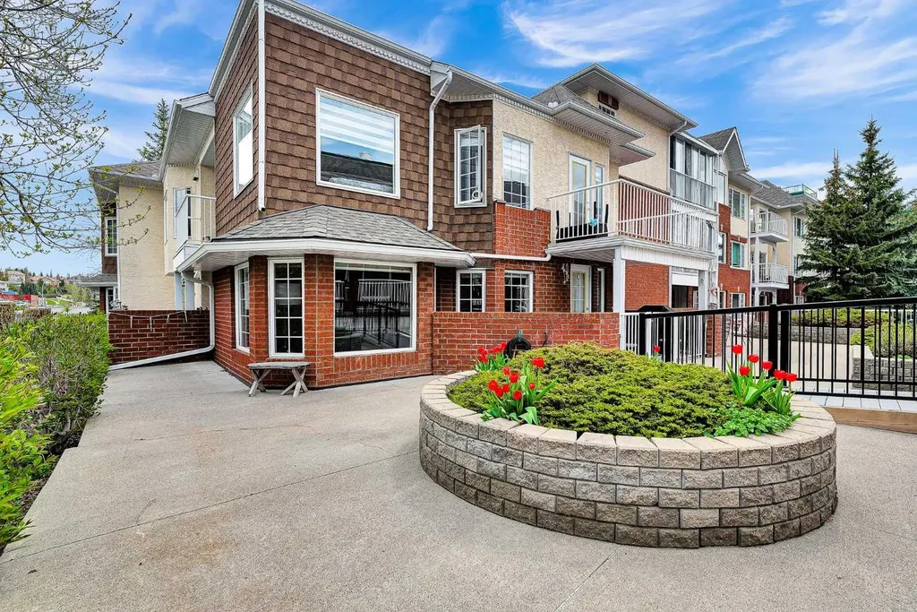 3206 Sienna Park Green SW Calgary AB T3G3N7