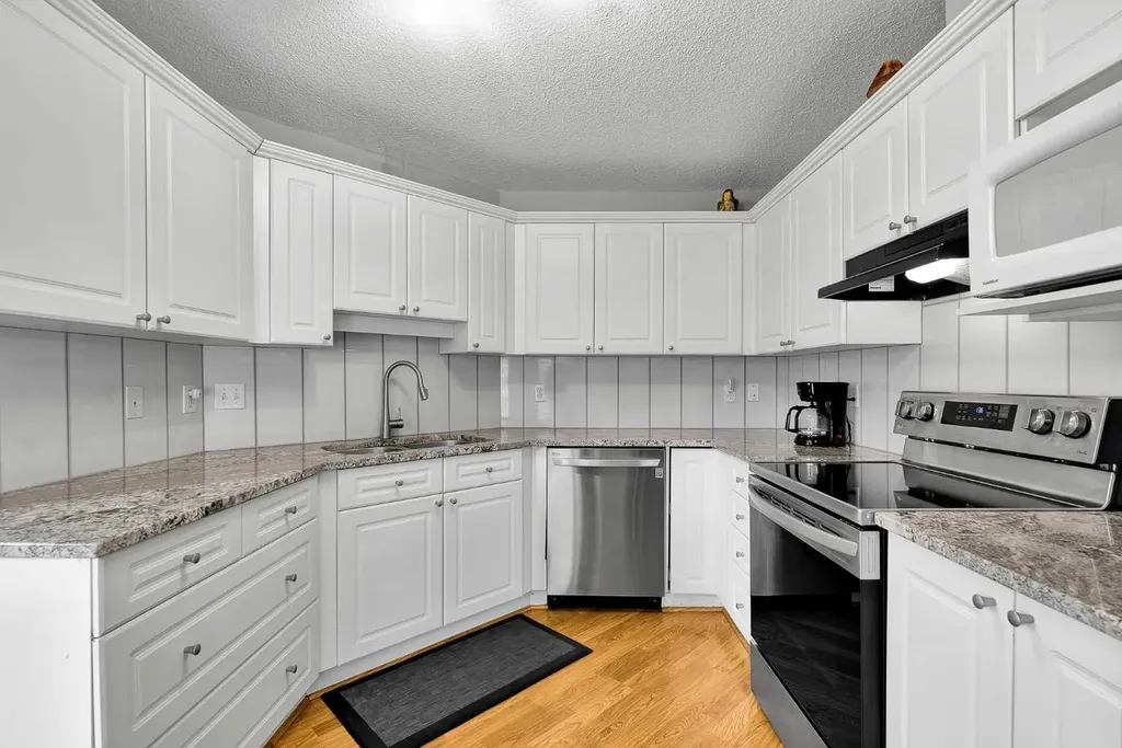 3206 Sienna Park Green SW Calgary AB T3G3N7