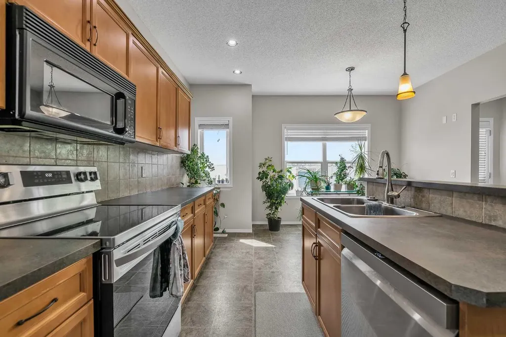 242 Copperstone Grove SE Calgary AB T2Z 4X7