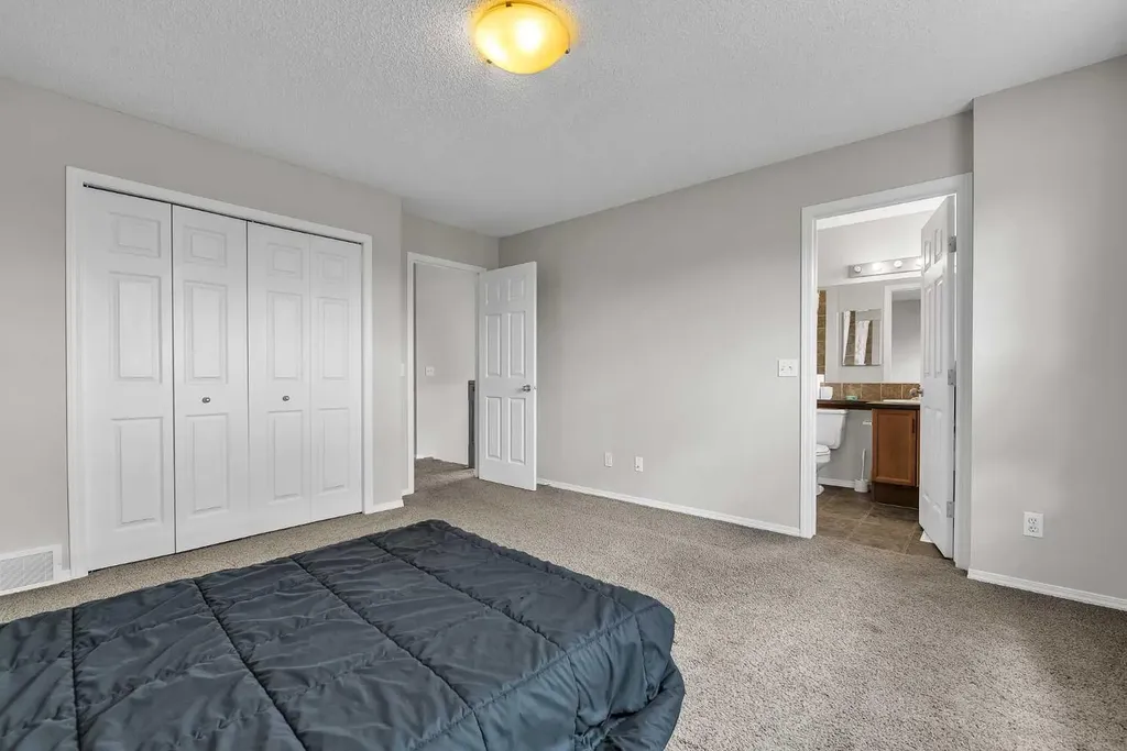 242 Copperstone Grove SE Calgary AB T2Z 4X7