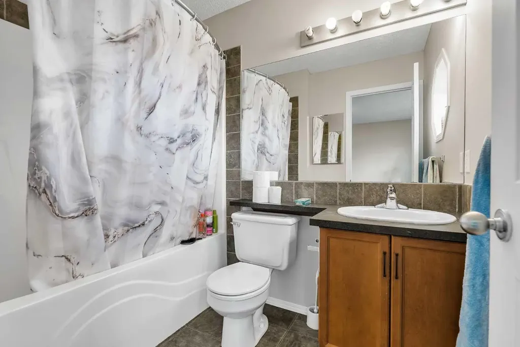 242 Copperstone Grove SE Calgary AB T2Z 4X7