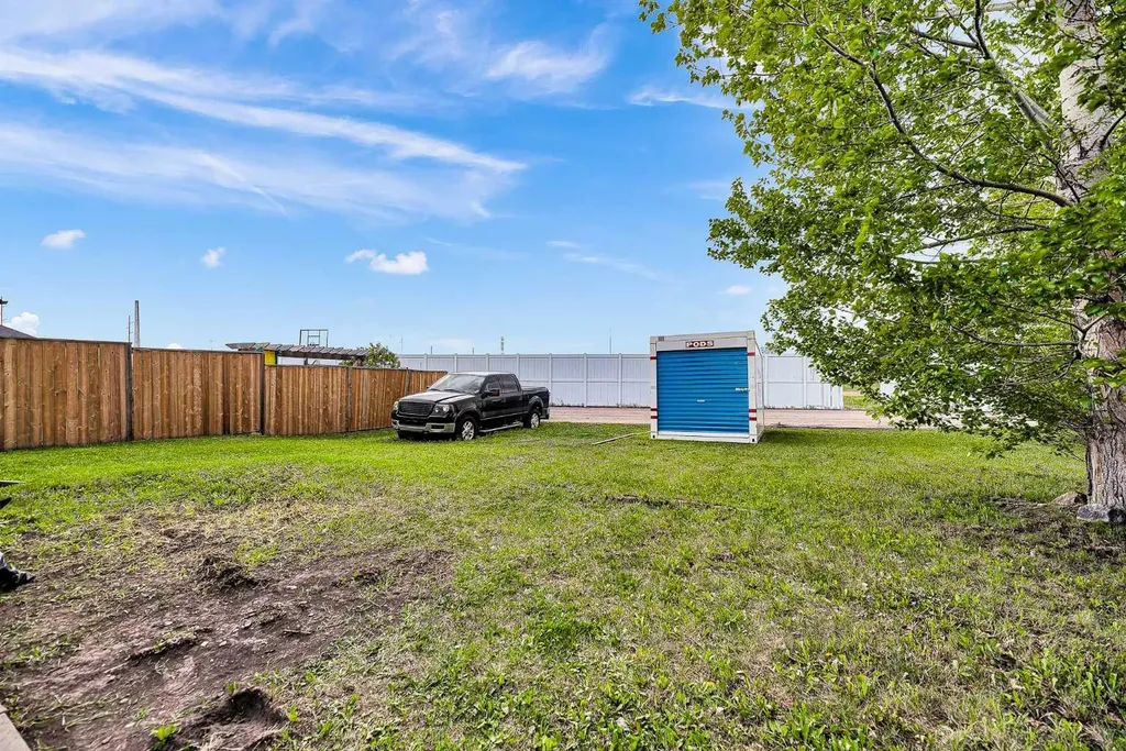 242 Copperstone Grove SE Calgary AB T2Z 4X7