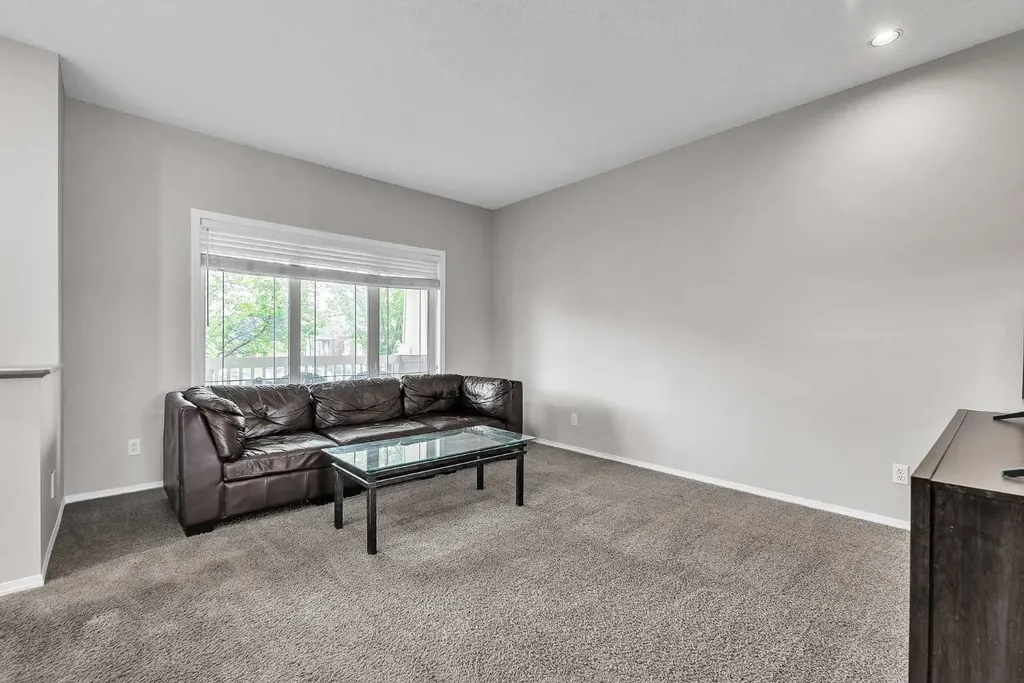 242 Copperstone Grove SE Calgary AB T2Z 4X7
