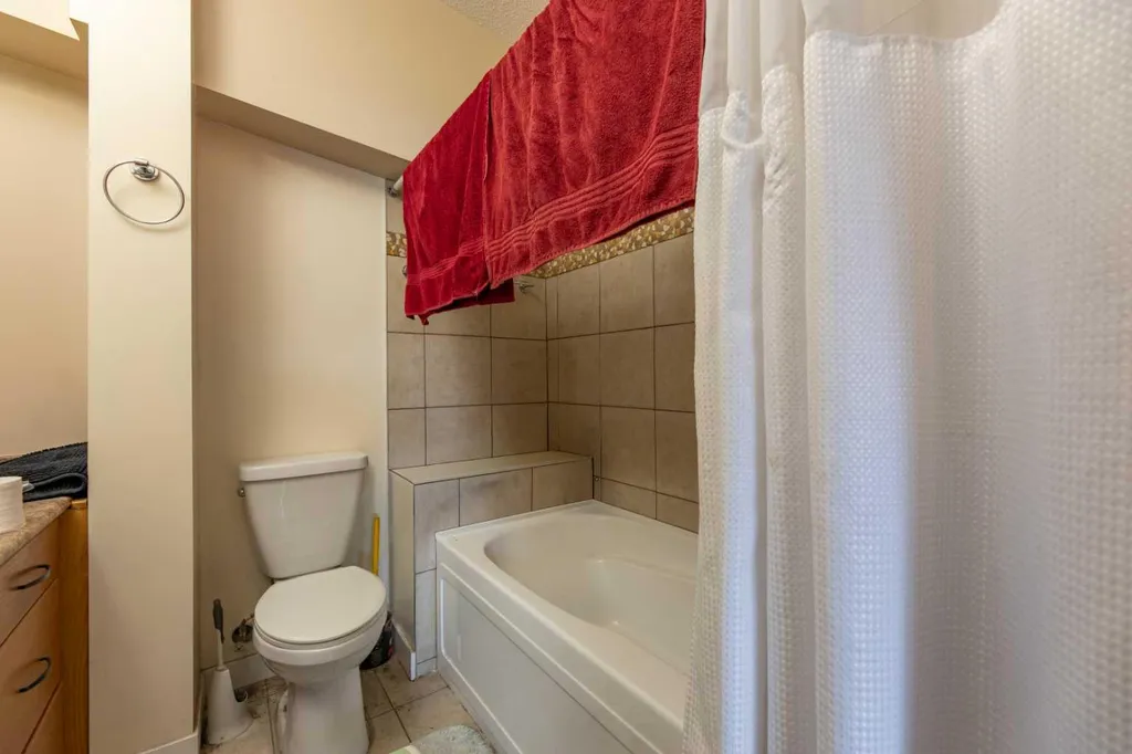 120 Steele Crescent Hinton AB T7V 2G5