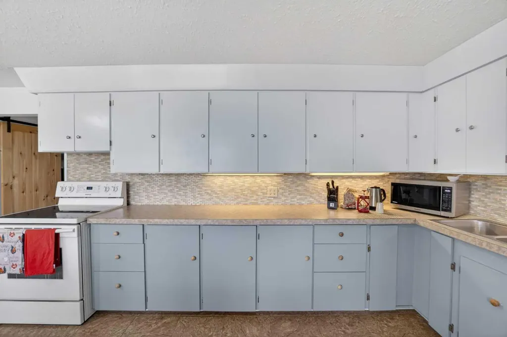 27213 Township Road 333 Rural Mountain View County AB T4H 4A2