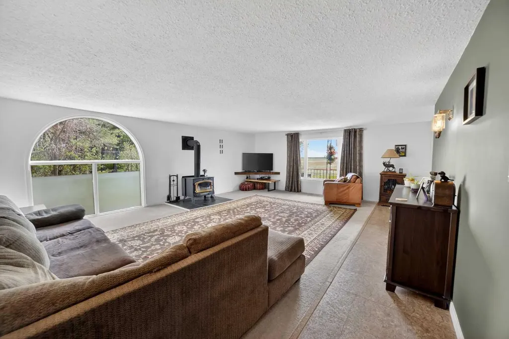 27213 Township Road 333 Rural Mountain View County AB T4H 4A2