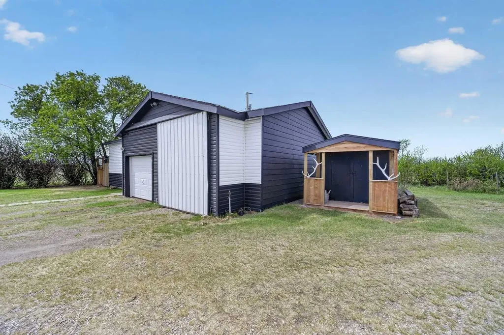 27213 Township Road 333 Rural Mountain View County AB T4H 4A2
