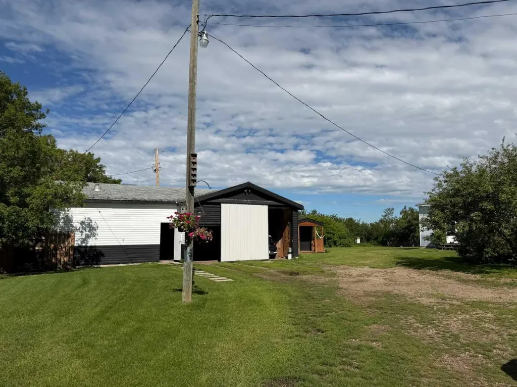 27213 Township Road 333 Rural Mountain View County AB T4H 4A2