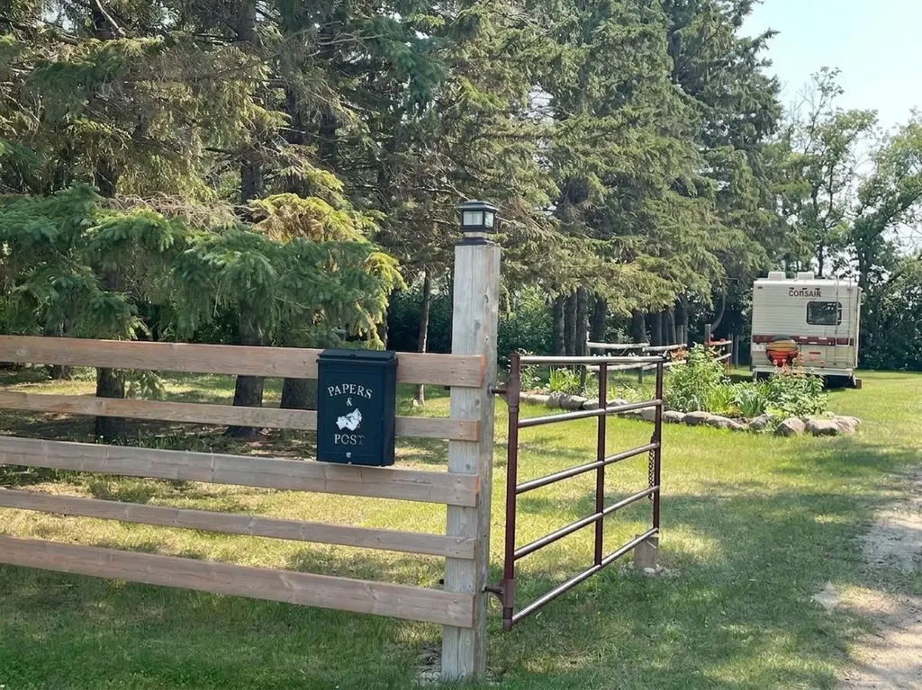 27213 Township Road 333 Rural Mountain View County AB T4H 4A2