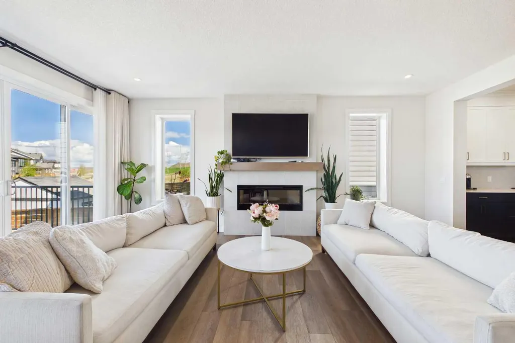 59 Royston Rise NW Calgary AB T3L 0K1