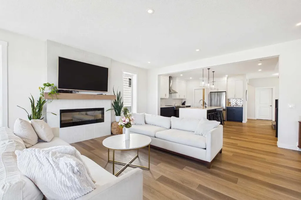 59 Royston Rise NW Calgary AB T3L 0K1
