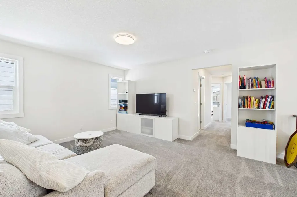 59 Royston Rise NW Calgary AB T3L 0K1