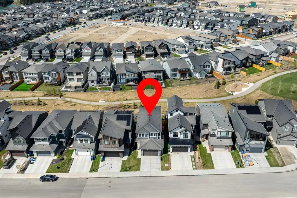 59 Royston Rise NW Calgary AB T3L 0K1