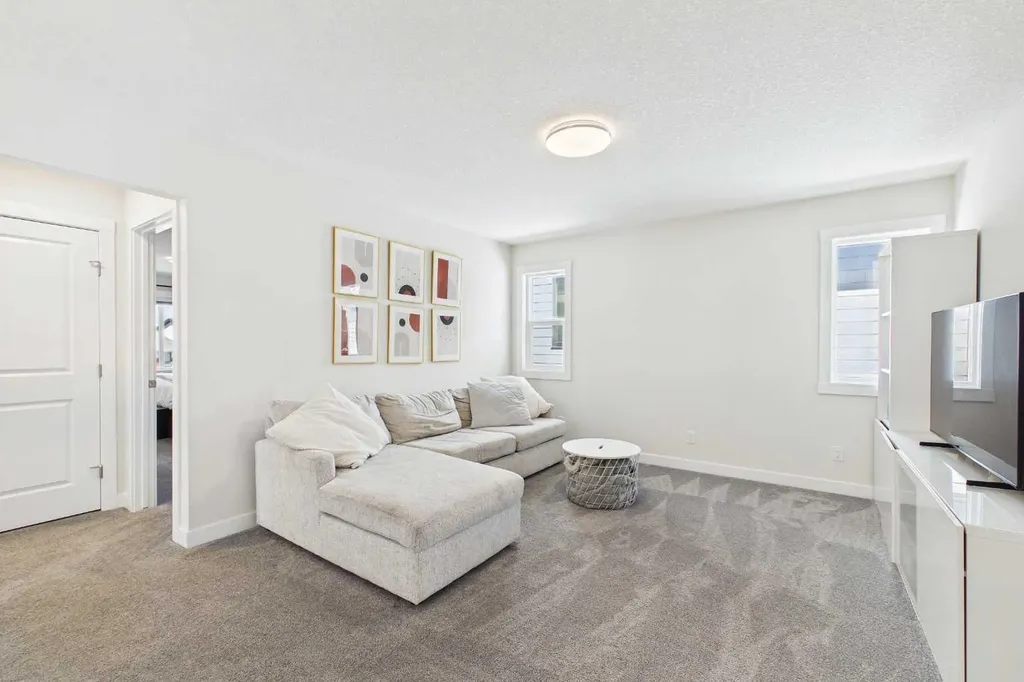 59 Royston Rise NW Calgary AB T3L 0K1