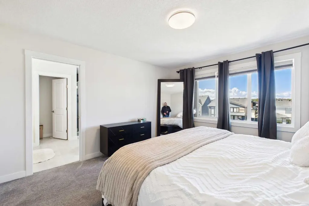 59 Royston Rise NW Calgary AB T3L 0K1