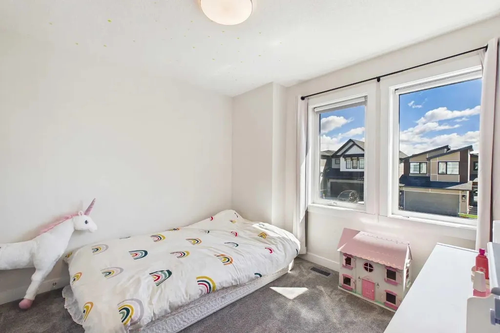 59 Royston Rise NW Calgary AB T3L 0K1