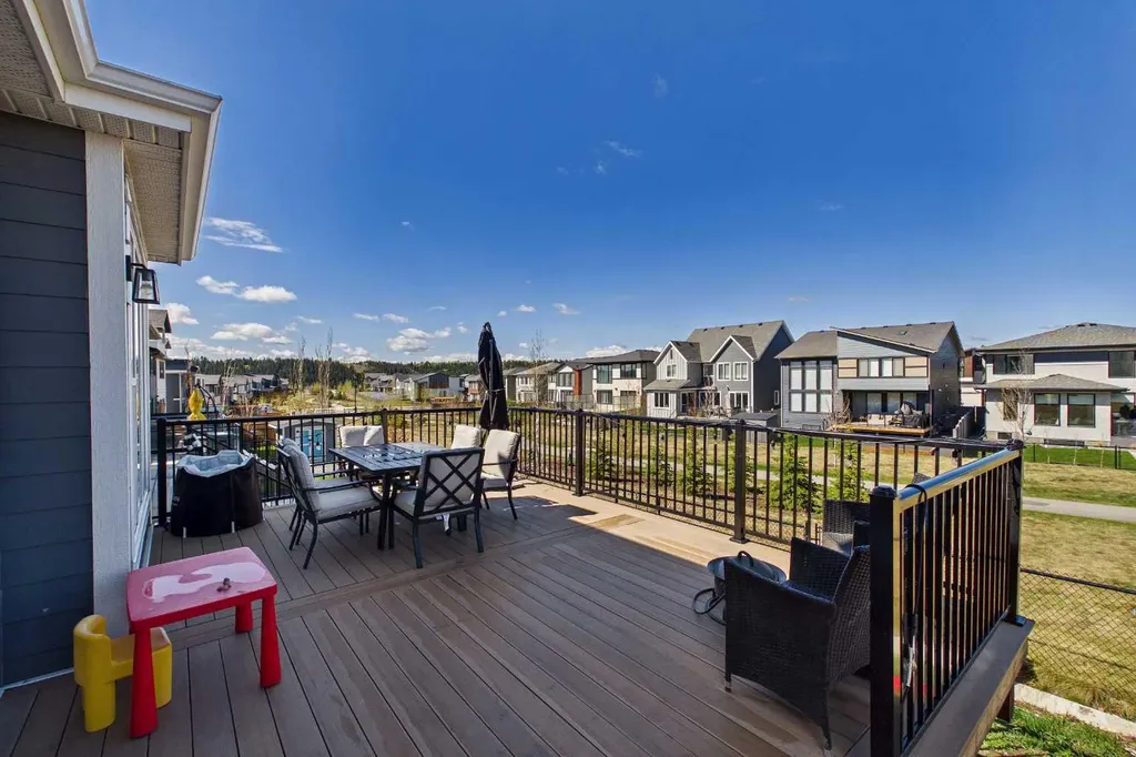 59 Royston Rise NW Calgary AB T3L 0K1