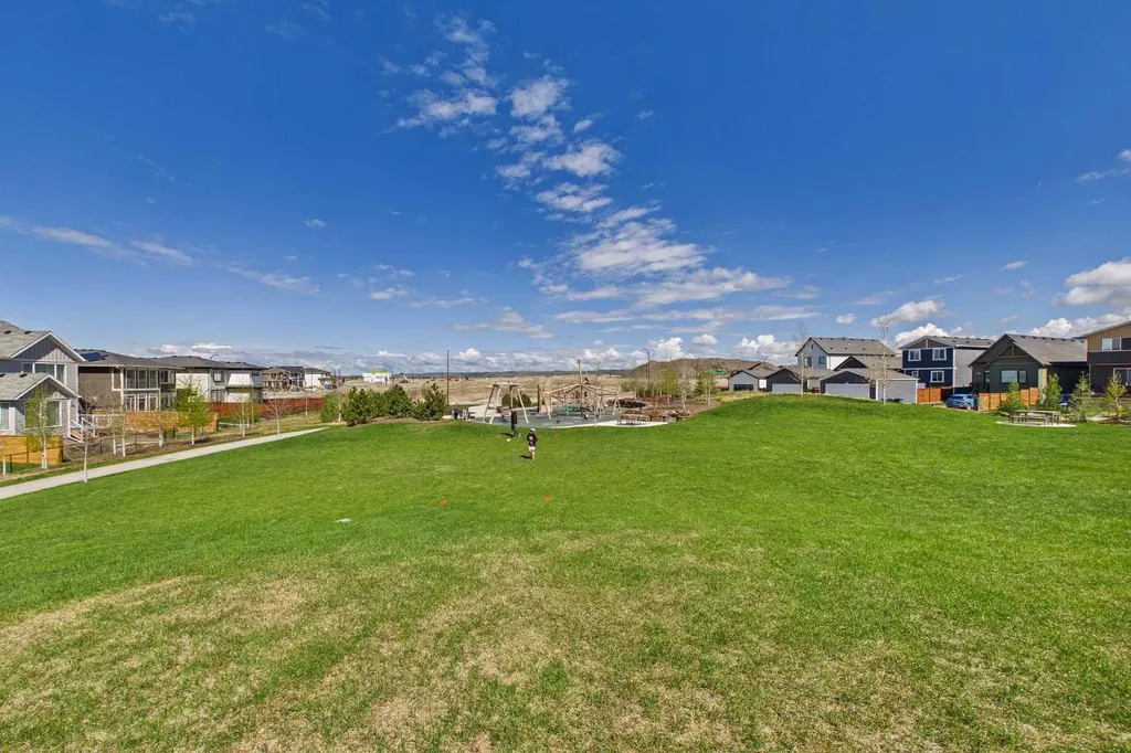 59 Royston Rise NW Calgary AB T3L 0K1