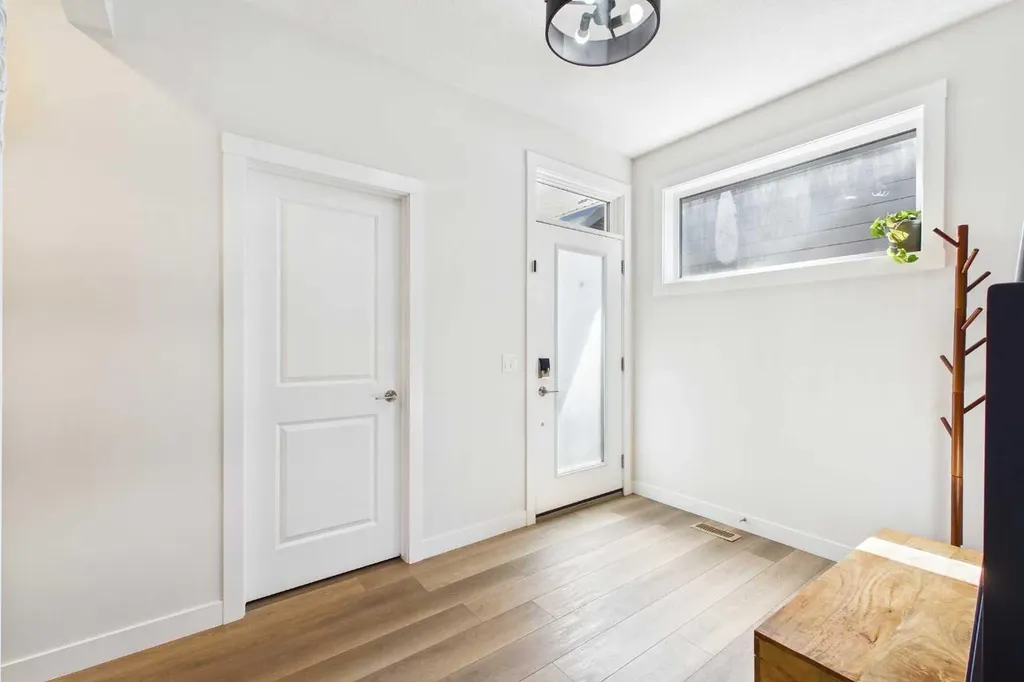 59 Royston Rise NW Calgary AB T3L 0K1