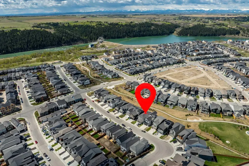 59 Royston Rise NW Calgary AB T3L 0K1