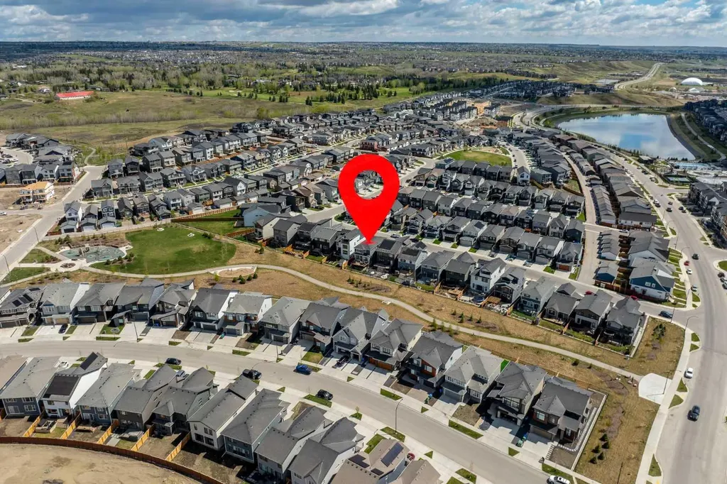 59 Royston Rise NW Calgary AB T3L 0K1