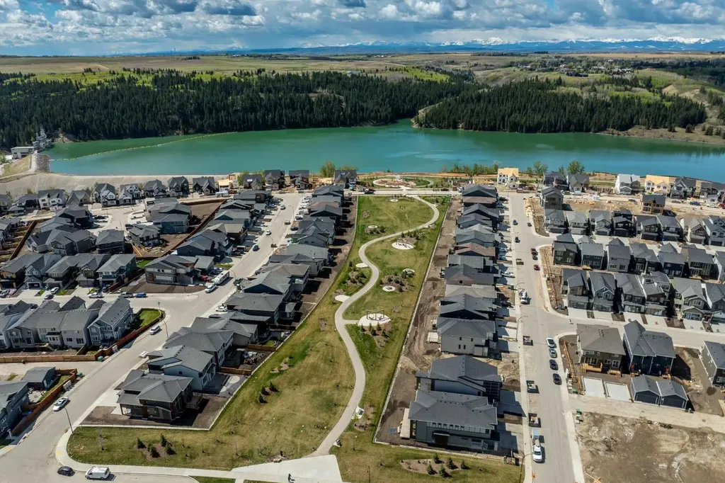 59 Royston Rise NW Calgary AB T3L 0K1