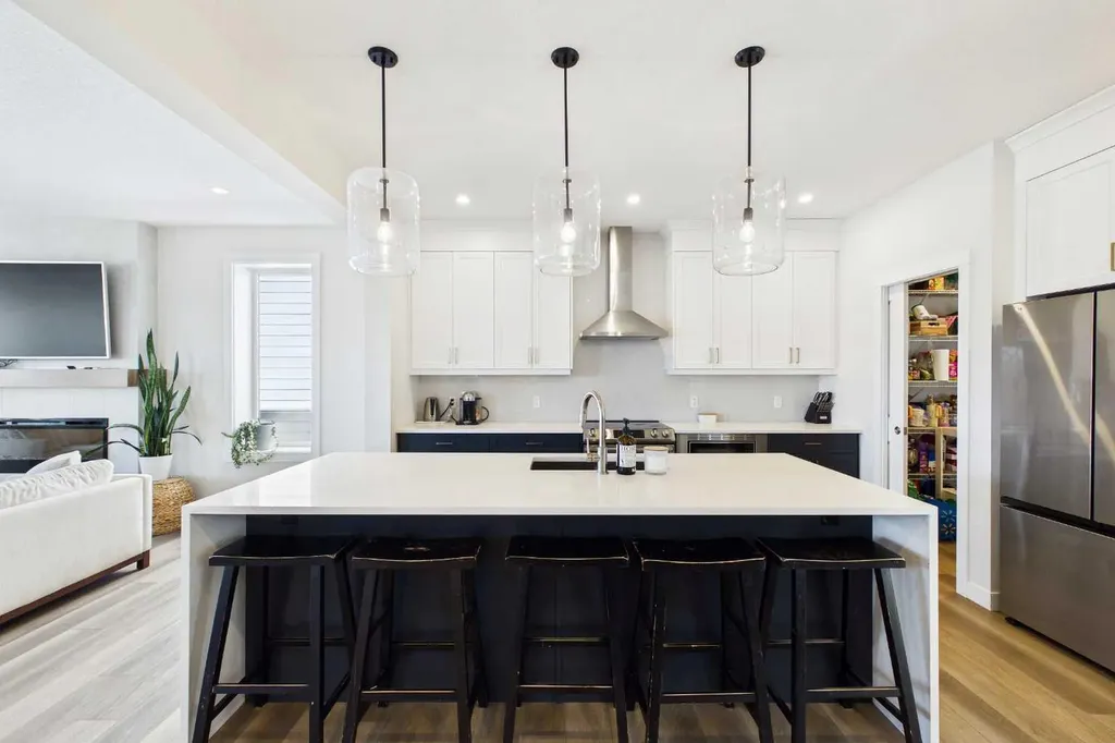 59 Royston Rise NW Calgary AB T3L 0K1