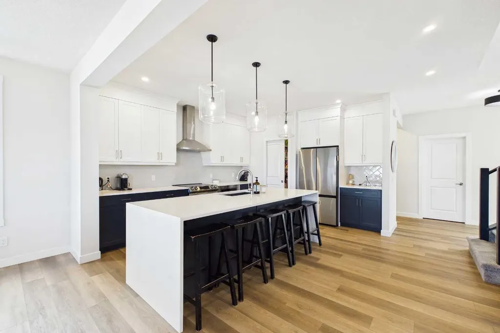 59 Royston Rise NW Calgary AB T3L 0K1