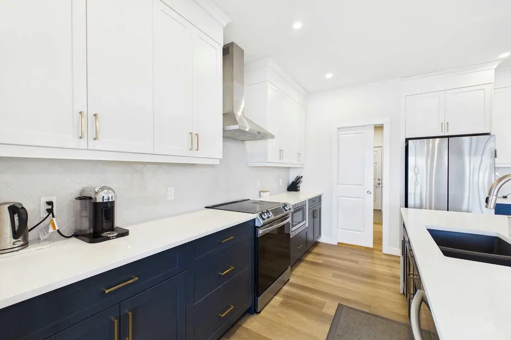 59 Royston Rise NW Calgary AB T3L 0K1