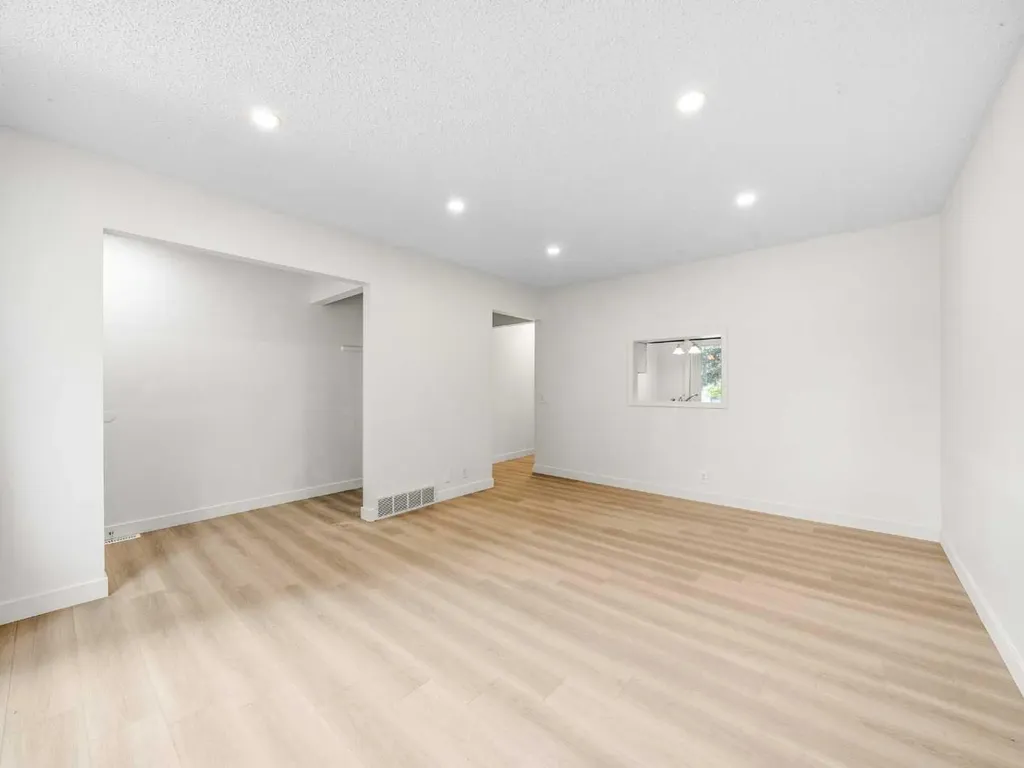 6506 Ranchview Drive NW Calgary AB T3G 1A1