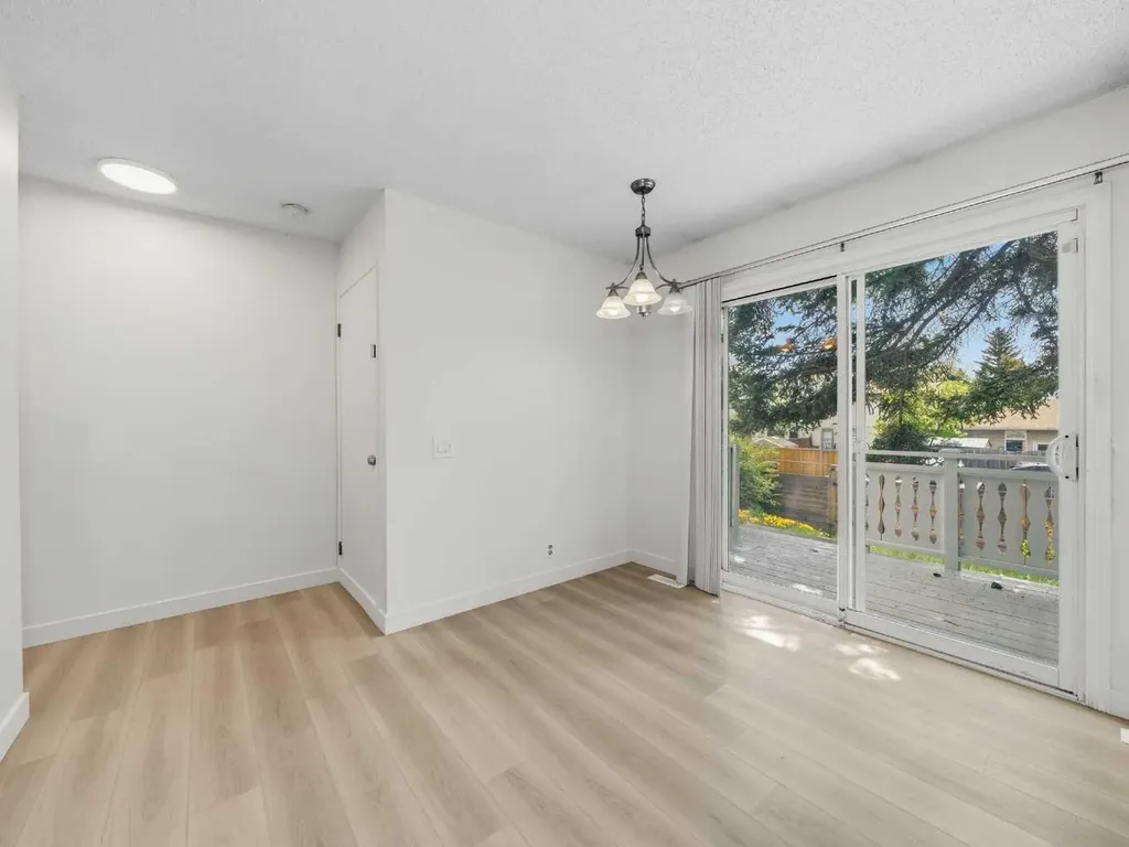 6506 Ranchview Drive NW Calgary AB T3G 1A1