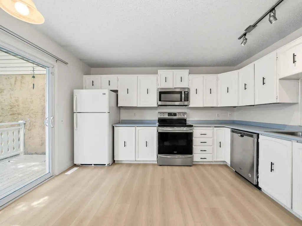 6506 Ranchview Drive NW Calgary AB T3G 1A1