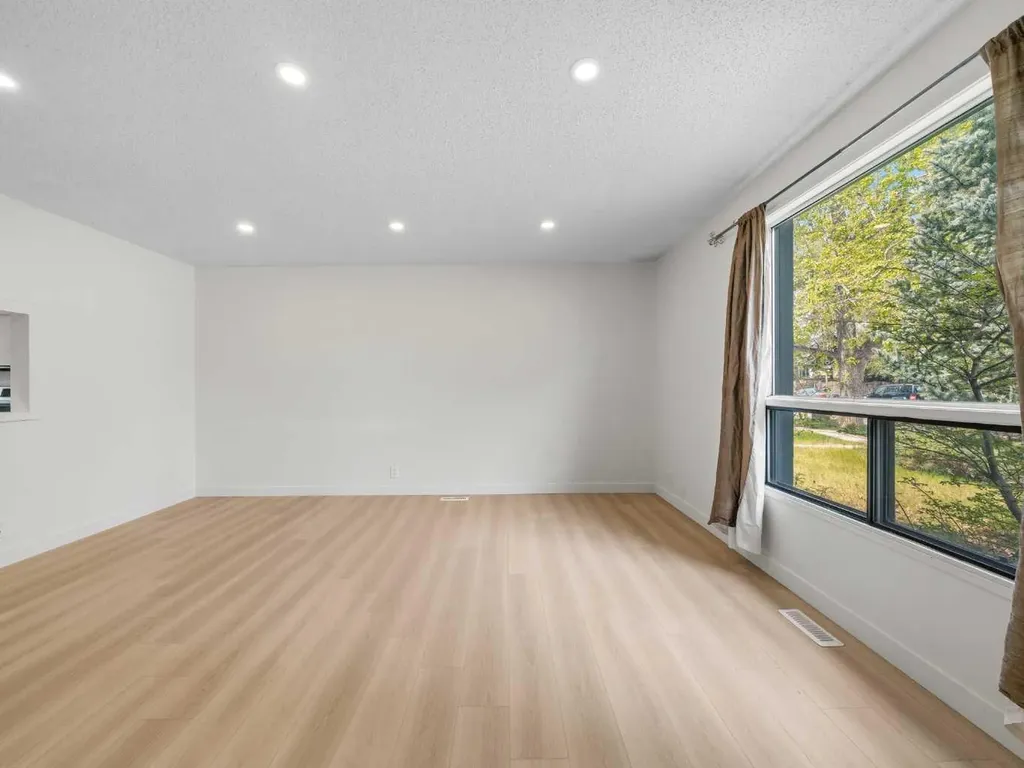 6506 Ranchview Drive NW Calgary AB T3G 1A1