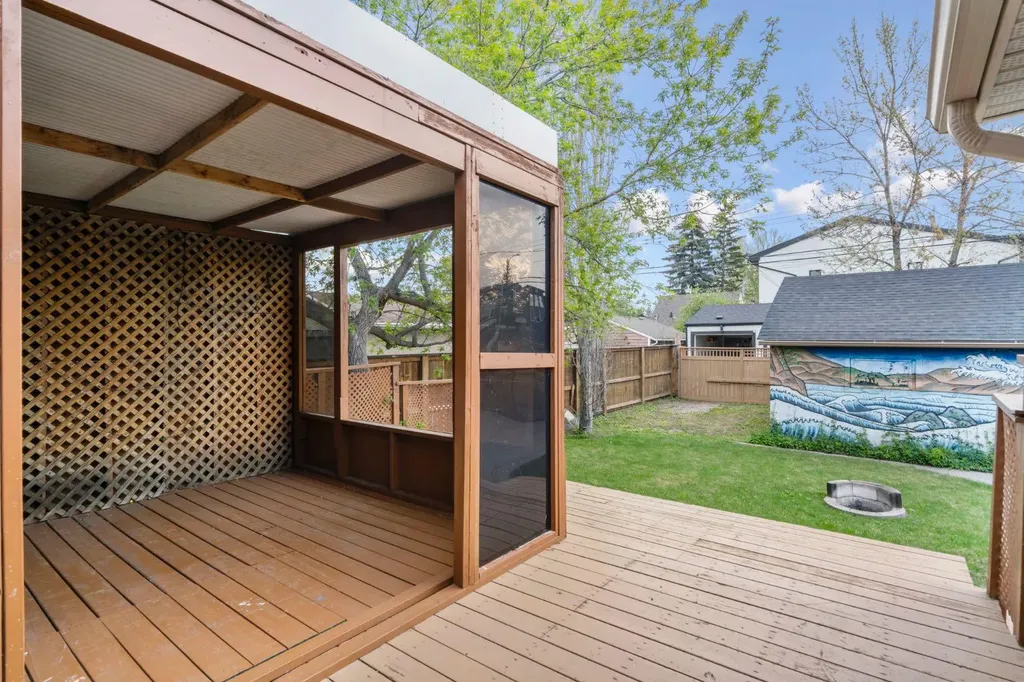 1404 18 Avenue NW Calgary AB T2M 0W6