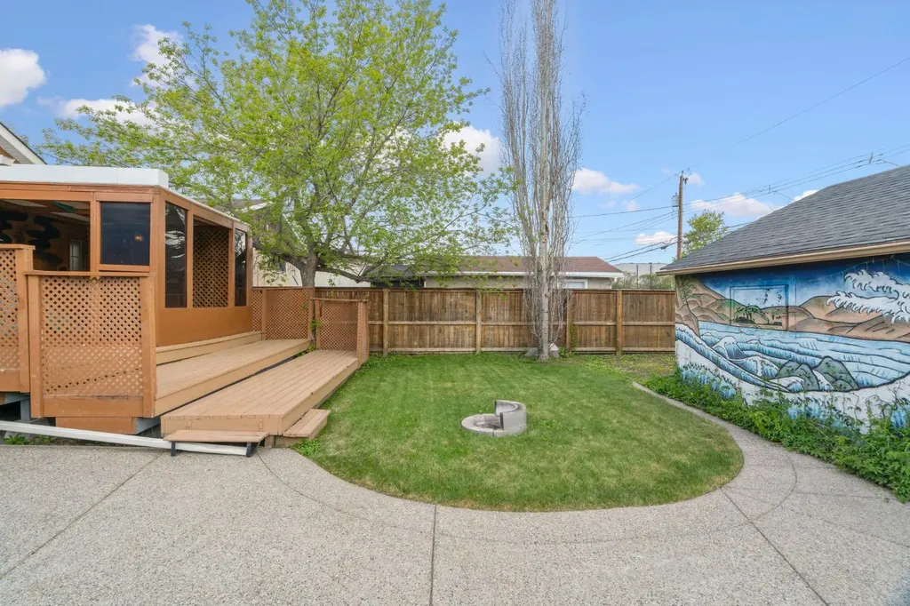 1404 18 Avenue NW Calgary AB T2M 0W6