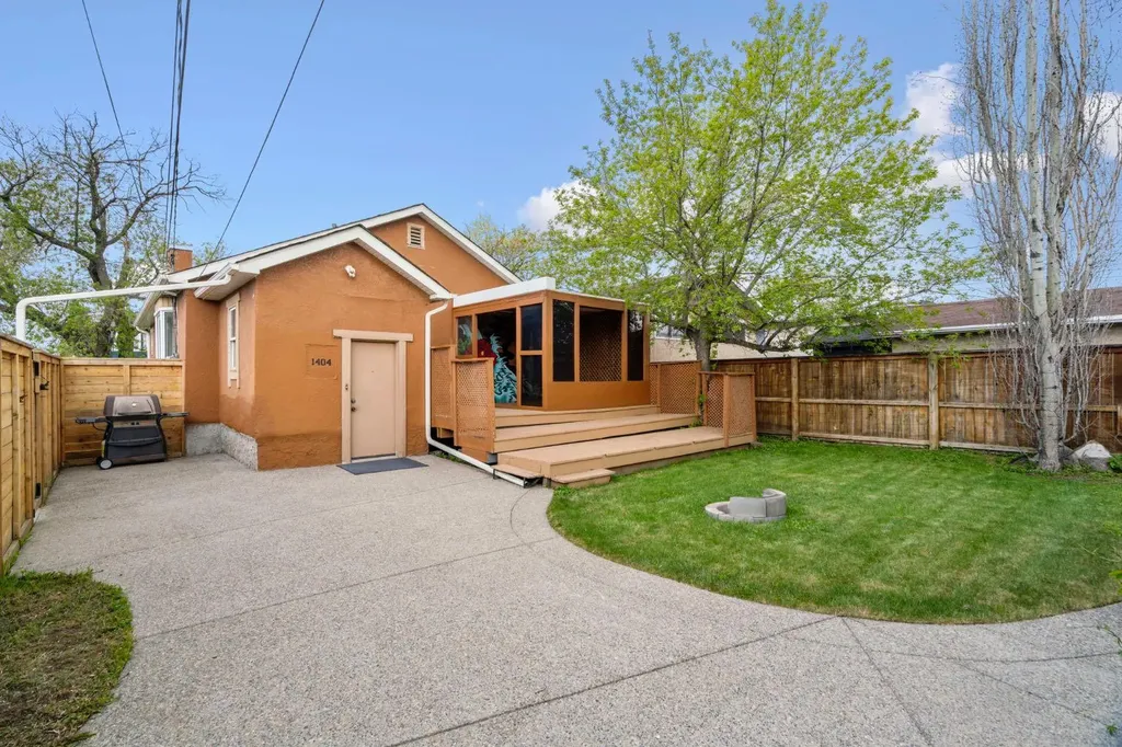 1404 18 Avenue NW Calgary AB T2M 0W6