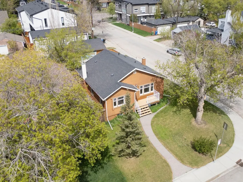 1404 18 Avenue NW Calgary AB T2M 0W6