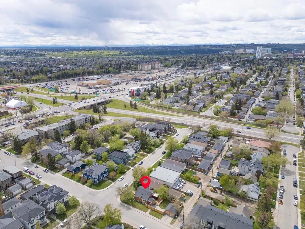 1404 18 Avenue NW Calgary AB T2M 0W6