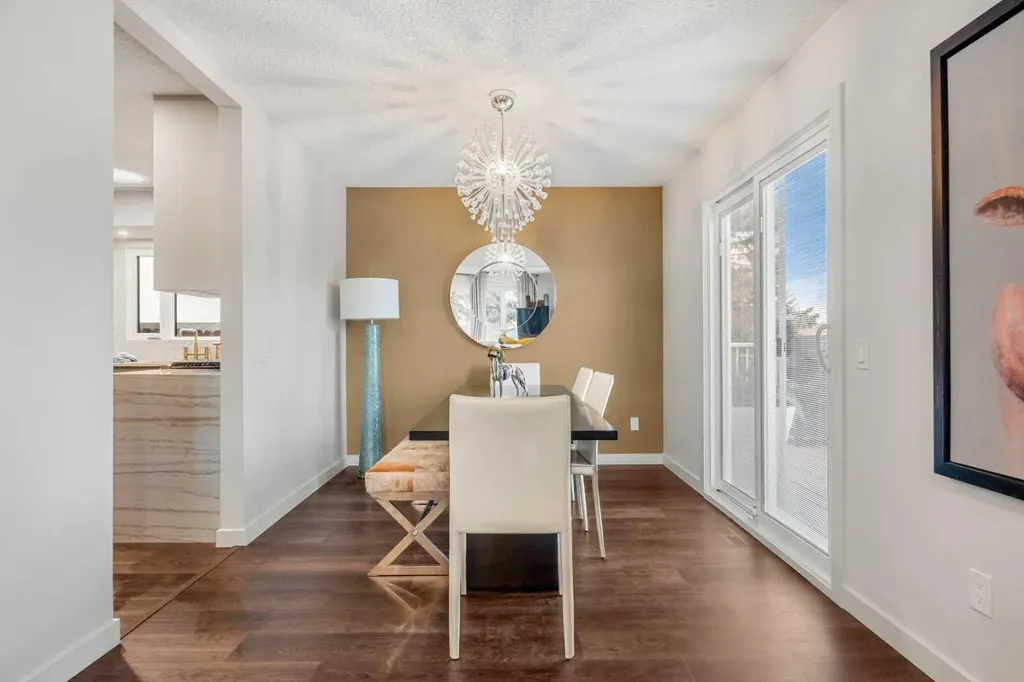263 Silvergrove Place NW Calgary AB T3B 4T5