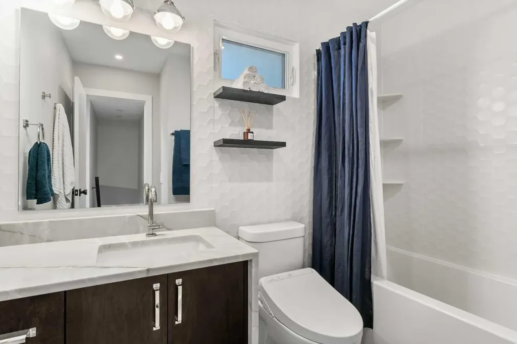 263 Silvergrove Place NW Calgary AB T3B 4T5