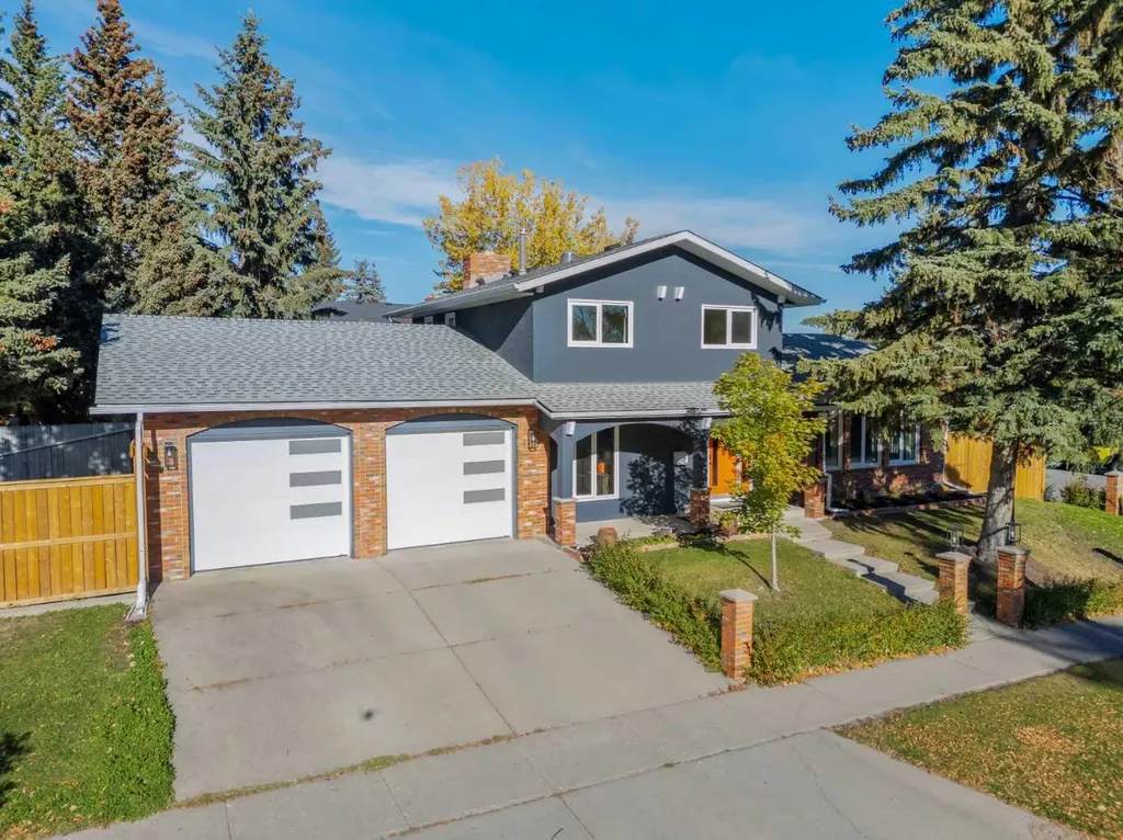 263 Silvergrove Place NW Calgary AB T3B 4T5