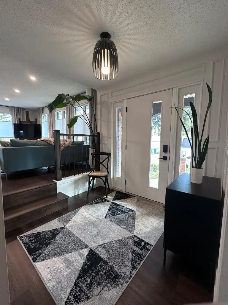 263 Silvergrove Place NW Calgary AB T3B 4T5