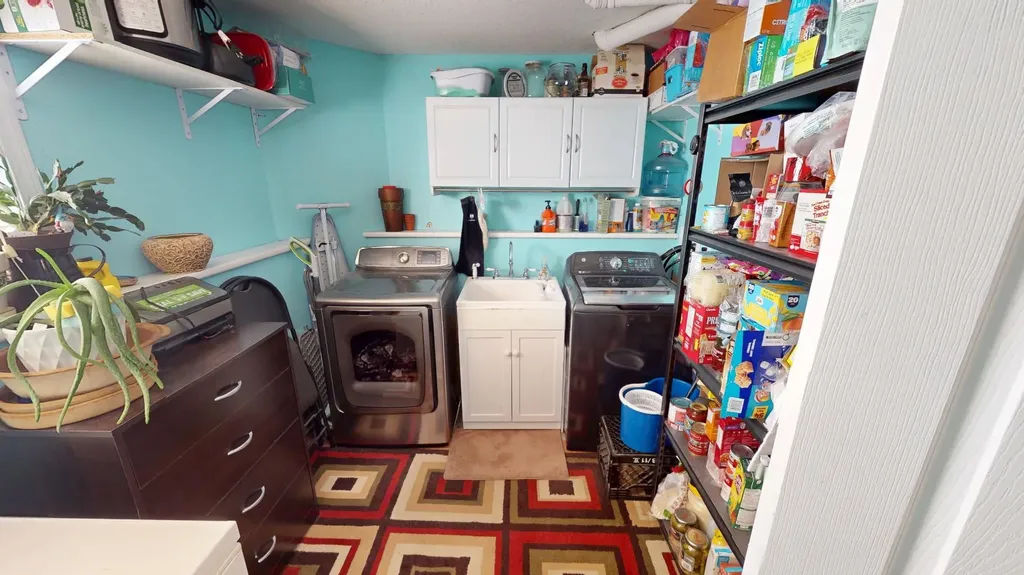 16 Upland Street W Brooks AB T1R1J8