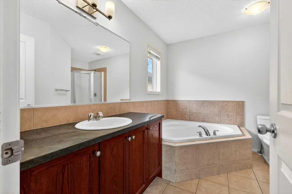 53 Royal Birch Way NW Calgary AB T3G5X8