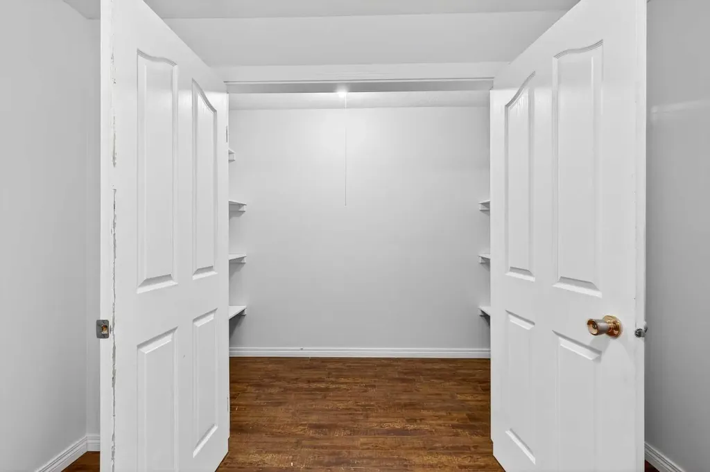 53 Royal Birch Way NW Calgary AB T3G5X8