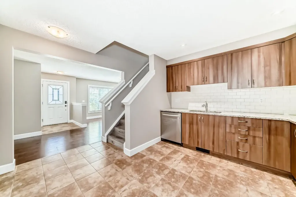 553 Windstone Common SW Airdrie AB T4B 3T3