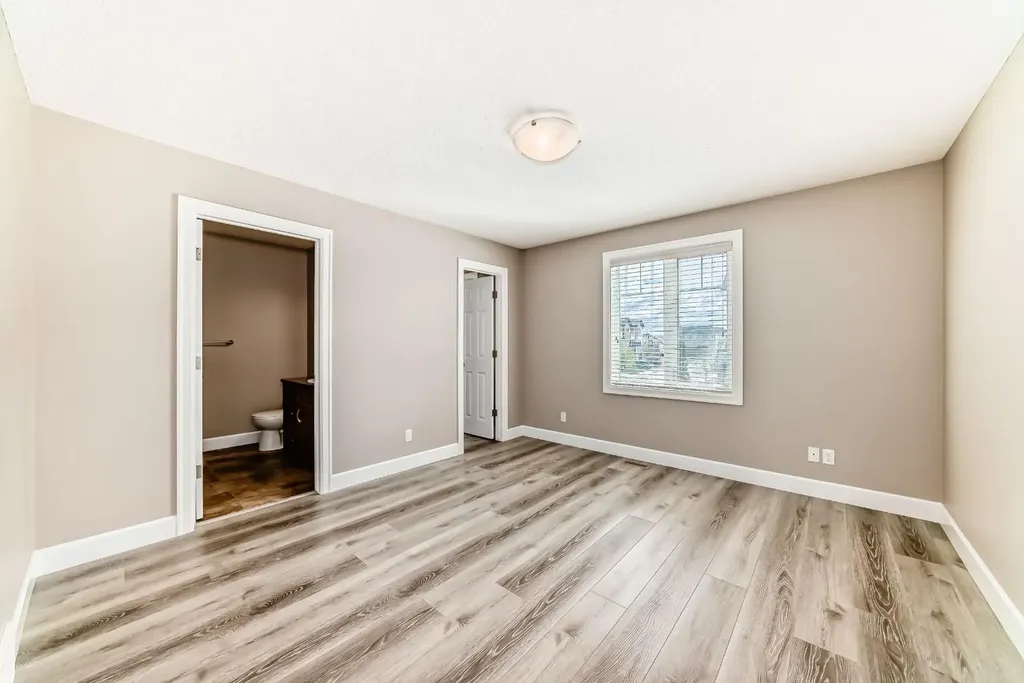553 Windstone Common SW Airdrie AB T4B 3T3