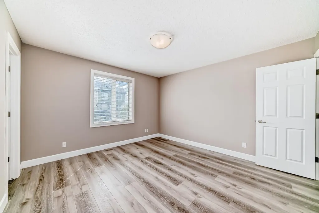 553 Windstone Common SW Airdrie AB T4B 3T3