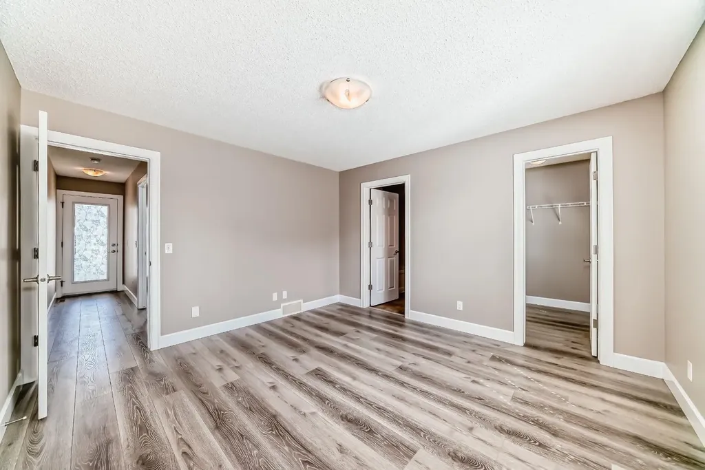 553 Windstone Common SW Airdrie AB T4B 3T3