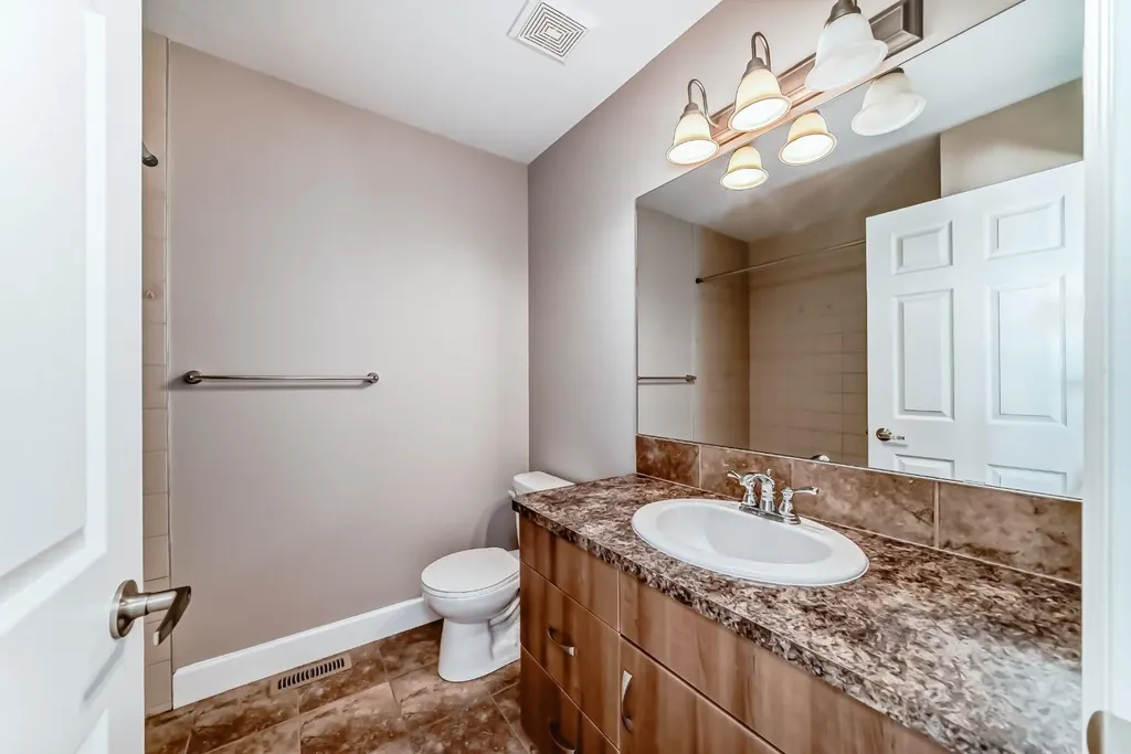 553 Windstone Common SW Airdrie AB T4B 3T3